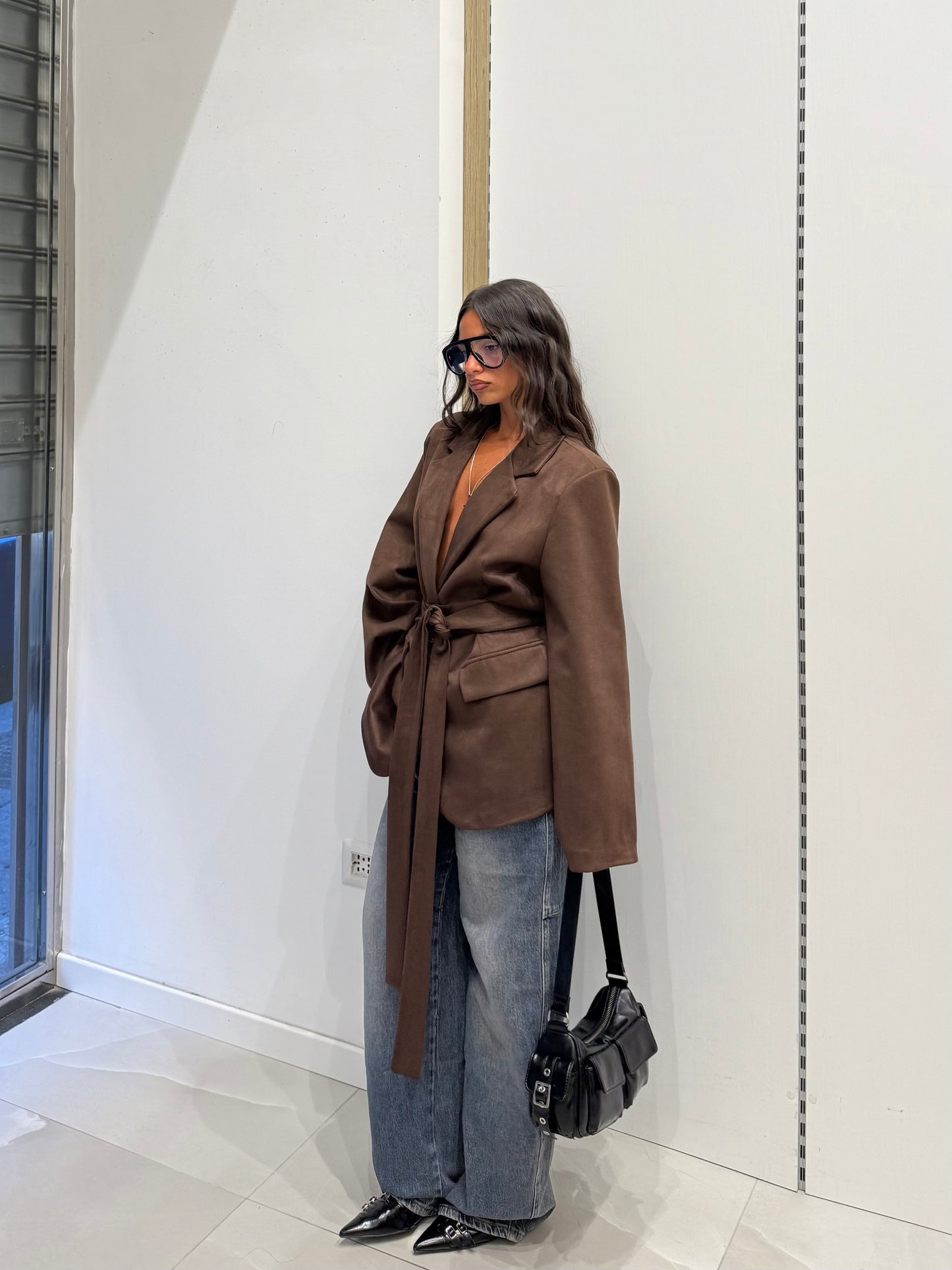 BLAZER CON CINTURA IN CAMOSCIO MARRONE