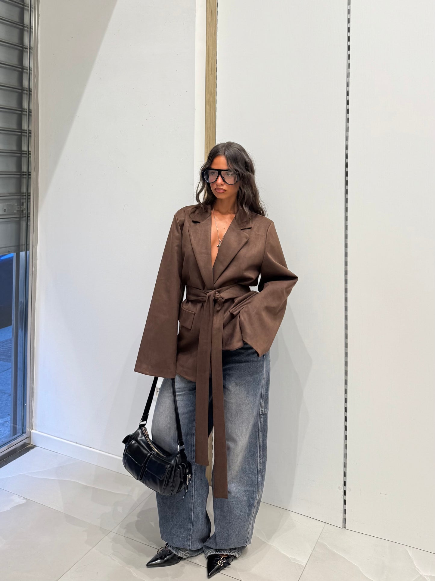 BLAZER CON CINTURA IN CAMOSCIO MARRONE