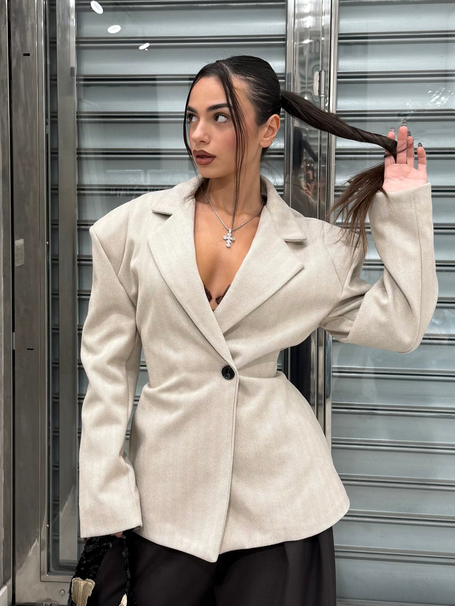 BLAZER EFFETTO BUSTINO CHIUSURA ASIMMETRICA PANNA