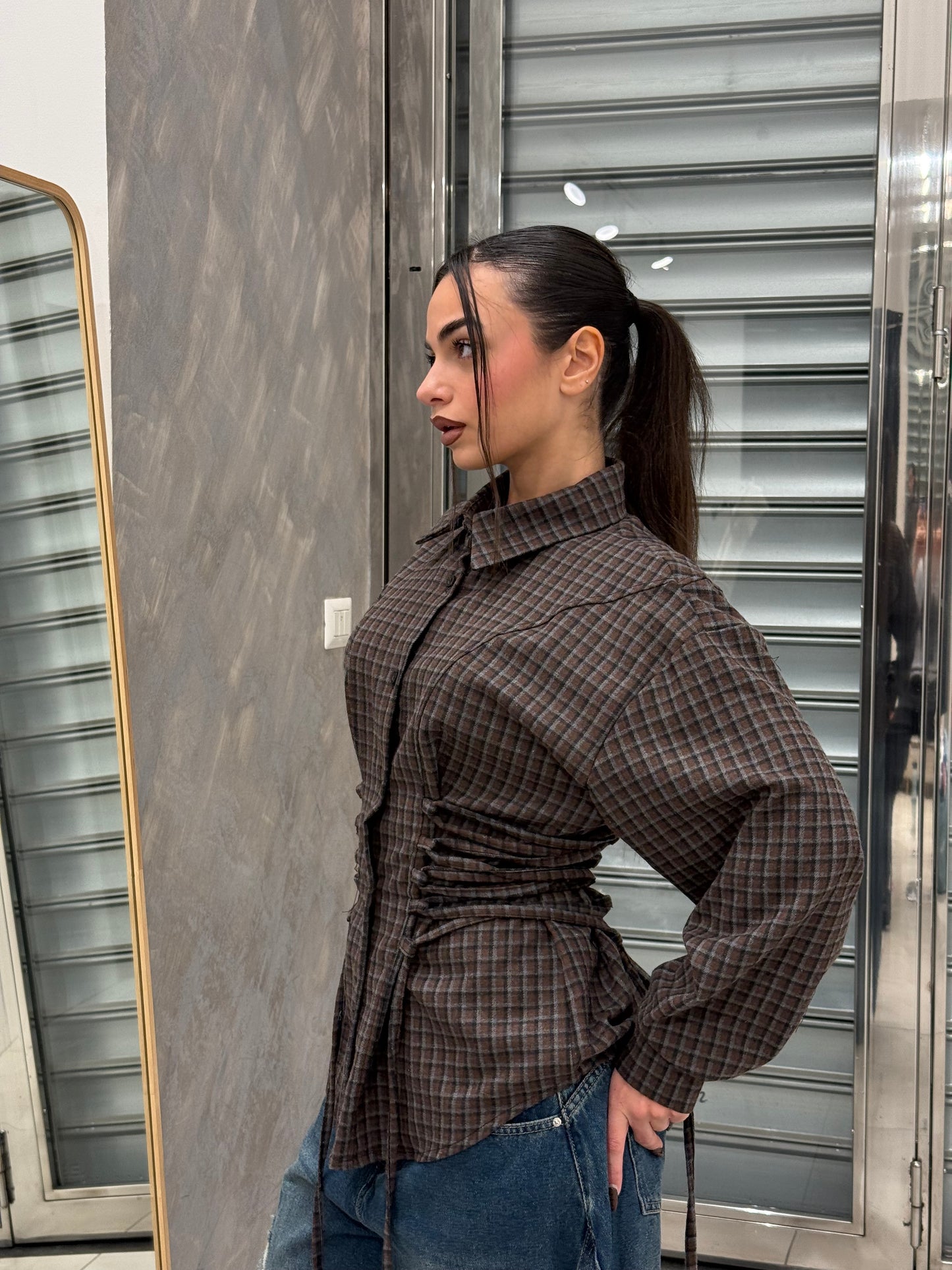 CAMICIA EFFETTO BUSTINO QUADRONI MARRONE