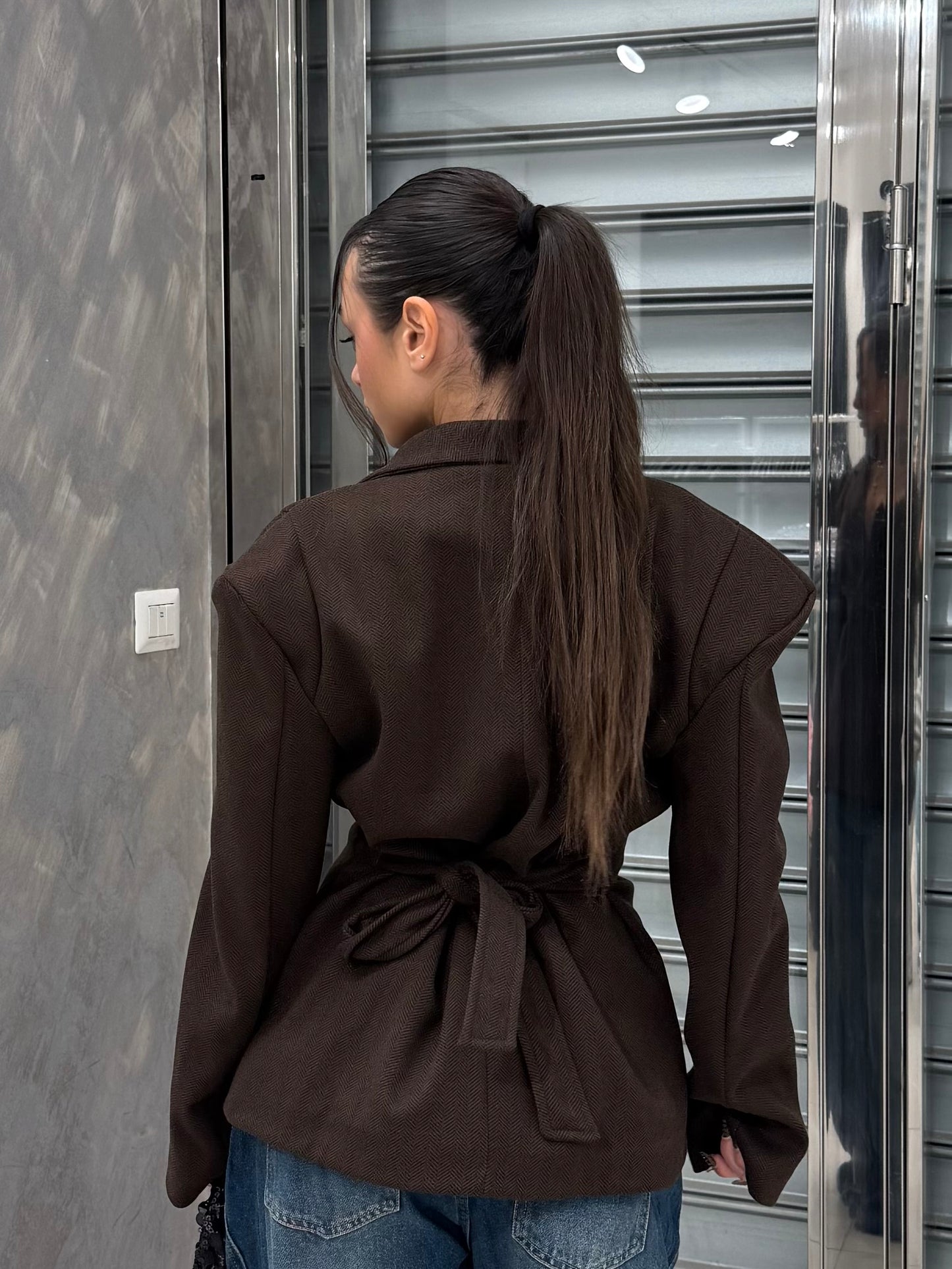 BLAZER EFFETTO BUSTINO CHIUSURA ASIMMETRICA MARRONE